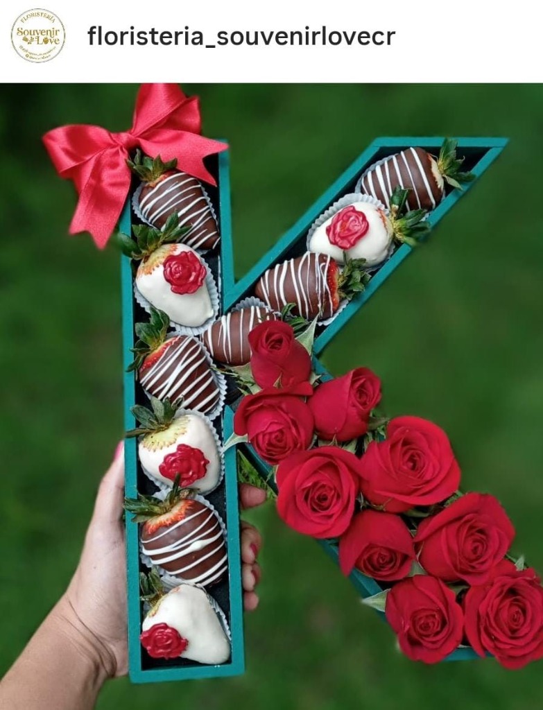 Letra Personalizada Rosas & Fresas